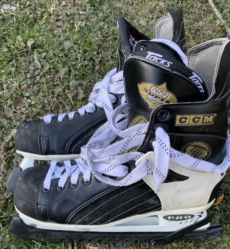 CCM 652 Super Tacks size 11