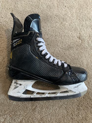 Senior Bauer Regular Width Pro Stock Size 8 Supreme UltraSonic Hockey Skates