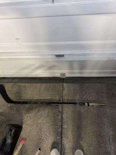 Junior Right Handed Mid Pattern  RibCor 44K Hockey Stick