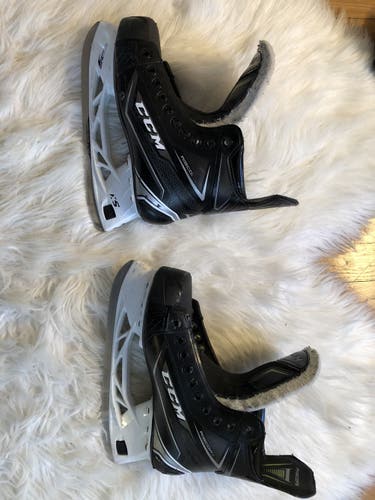 CCM Ribcor 76k junior skates. Size 5D.