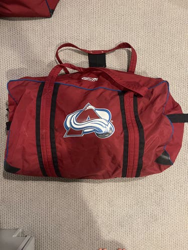 Pro stock Colorado Avalanche player hockey bag