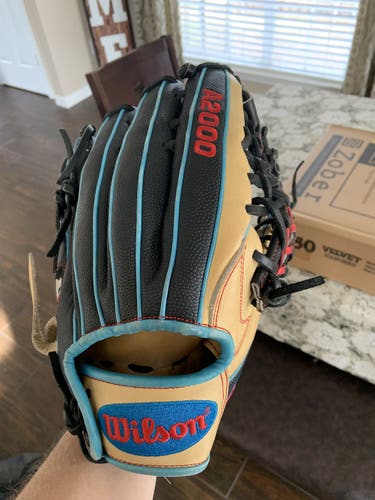 Outfield 12.25" A2000 Baseball Glove