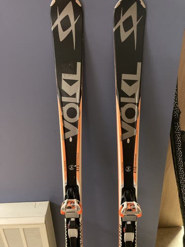 Skis Used 2015 Volkl All Mountain Rtm 81 With Bindings