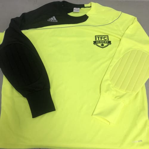 Toronto TFC mens XL soccer jersey (FREE SHIPPING)