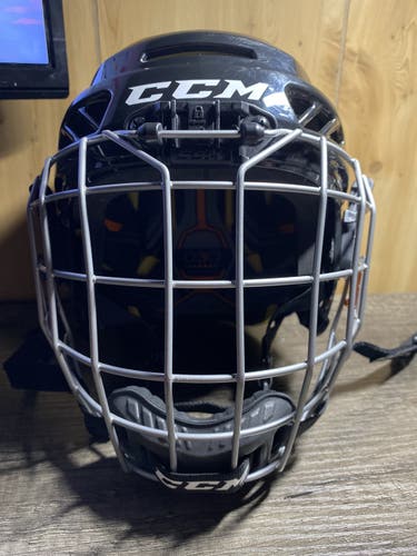 Used Youth CCM  Fitlite 3DS Helmet