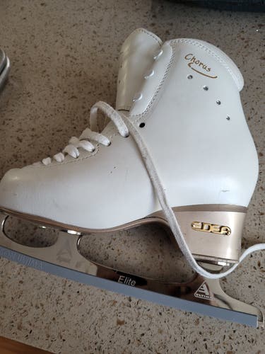 Figure Skates Used EDEA Chorus Size 230C with Matrix Elite (Pattern 99)