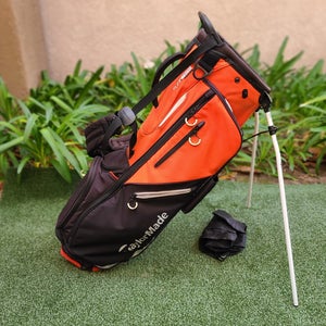 TaylorMade FlexTech 5 Way Stand Bag, Double Strap, With Raincover- Excellent!