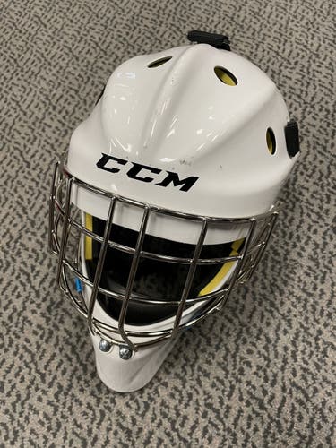 Used CCM AXIS 1.5 Junior white goal helmet