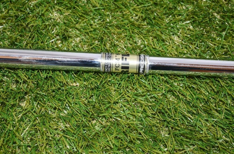 Tommy Armour 	Silver Scot 	9 Iron 	Right Handed 	37"	Steel 	Stiff	New Grip