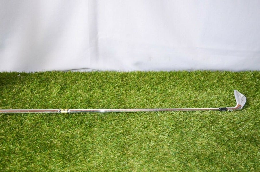 Tommy Armour 	Silver Scot 	9 Iron 	Right Handed 	37"	Steel 	Stiff	New Grip
