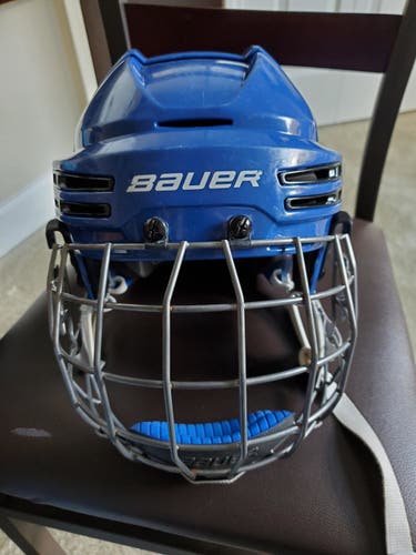 Helmet Used Medium Bauer Re-Akt 75