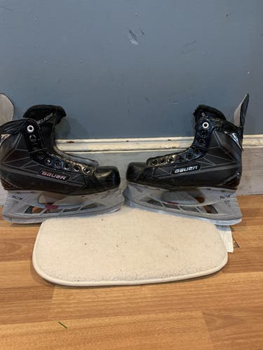 Junior Bauer Regular Width Size 4 Vapor Hockey Skates