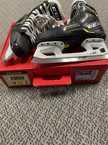 CCM 9380G Tacks size 7.5 regular width goalie skate