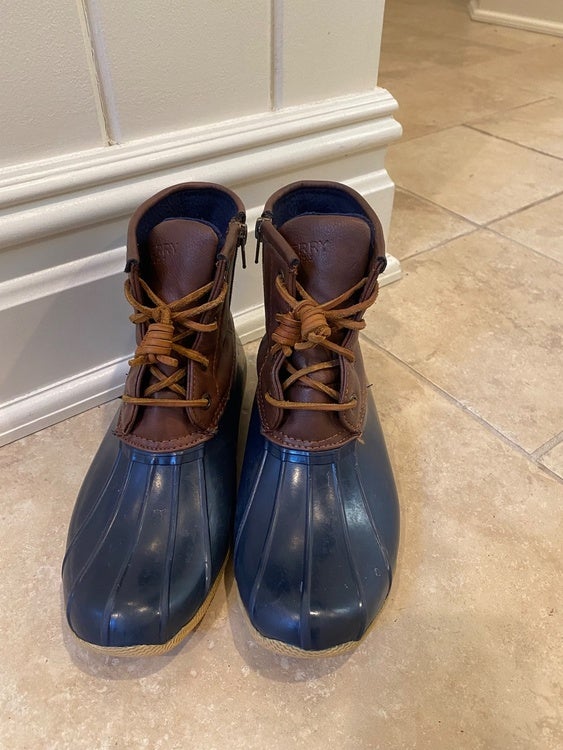 navy blue sperry boots