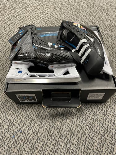 True TF9 Senior size 7 regular width goal skate