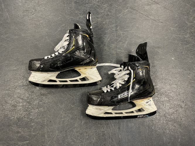 Senior Bauer Regular Width Pro Stock Size 10 Supreme 2S Pro Hockey Skates