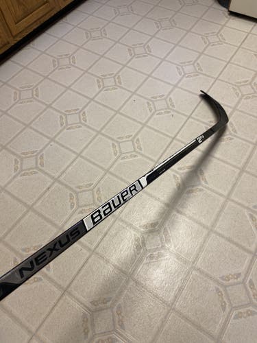 Used Right Hand White Pro Stock Bauer Nexus 2N P92 77 Flex