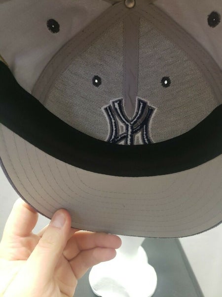 Yankees pinstripe / fedora