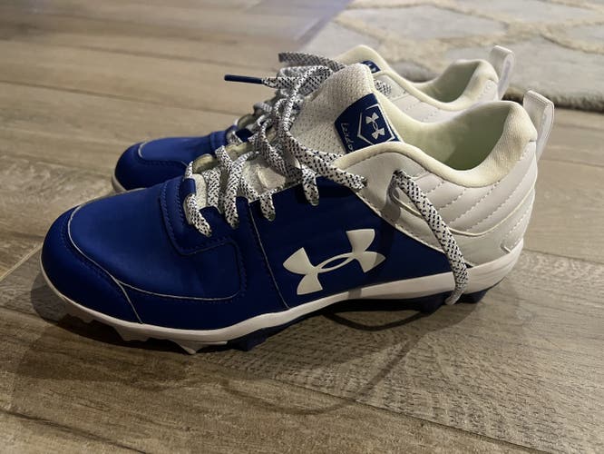 New Under Armour Molded Baseball Cleats