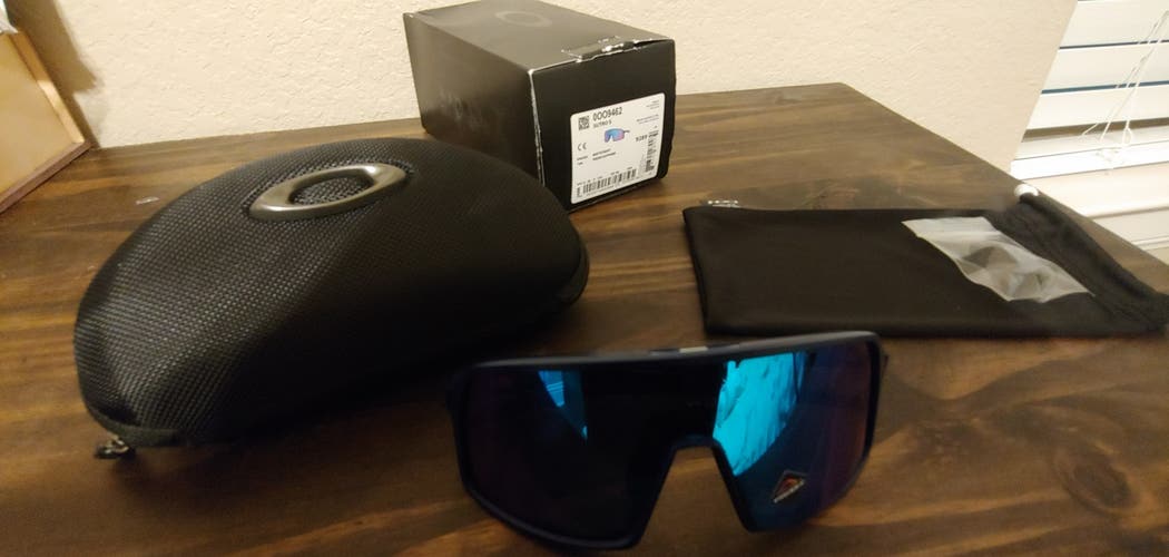 Sunglasses New Men's Small Oakley Sutro