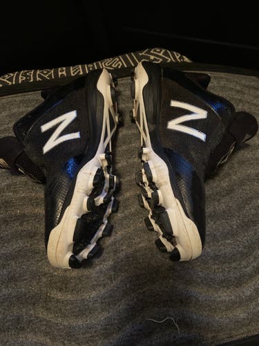 New Balance Black Men's Molded Cleats Low Cut