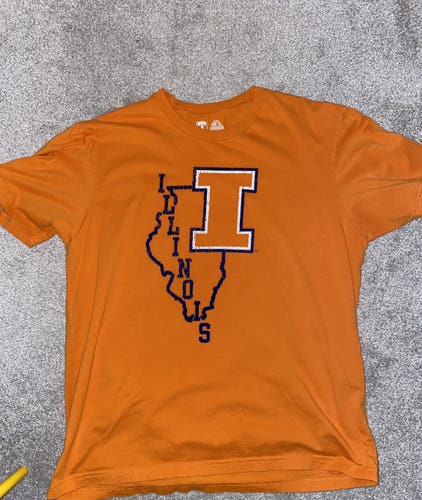 University of Illinois t shirt