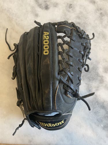 Outfield 12.5" A2000 Baseball Glove