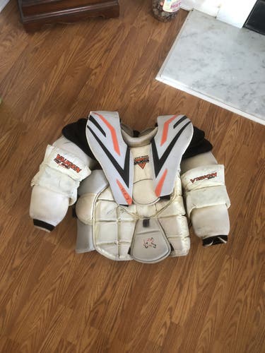 Vaughn XL Steve Mason Pro Return Chest protector