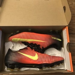 Red Cleats Used Men's Size 7.0 (Women's 8.0) Molded Cleats Nike Mercurial Vapor