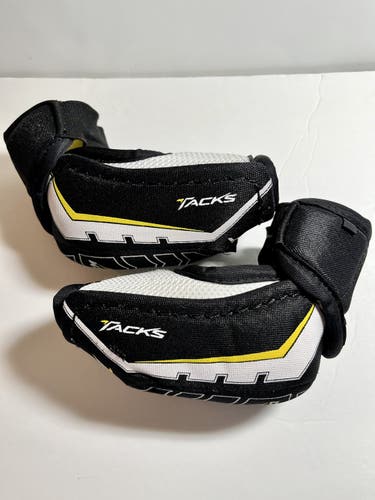 Elbow Pads Used Small CCM Tacks 2052