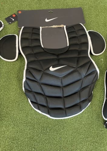 Nike vapor Catcher's Chest Protector