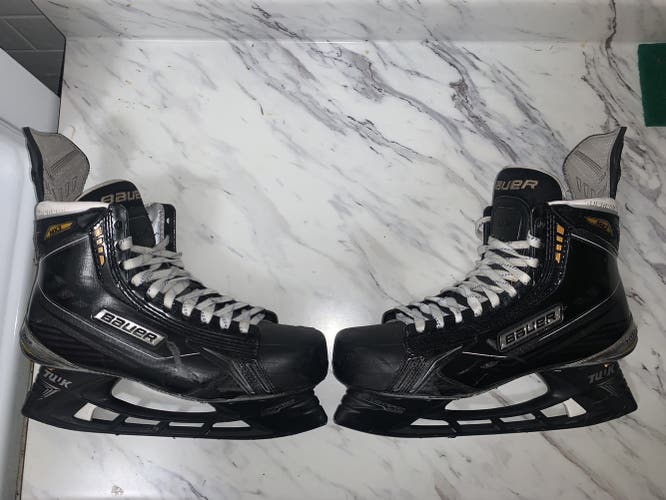 Senior Bauer Regular Width  Size 9.5 Supreme MX3 Hockey Skates