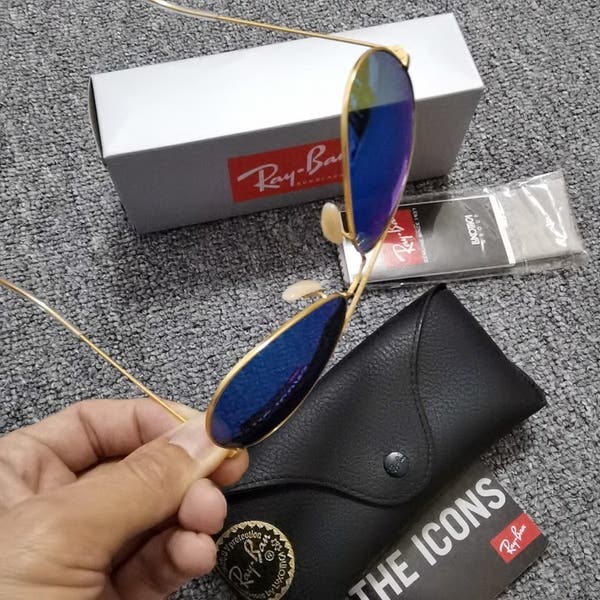 Ray-Ban Aviator Sunglasses with Case - Gold Frame and Brown  display picture 3