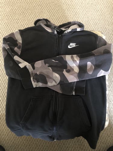 Nike youth XL full zip black/camo hoodie