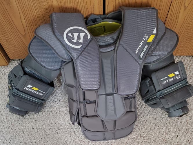 Goalie Chest Protector Used Small Warrior Ritual G2 PRO