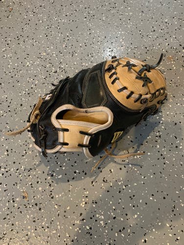 Used Right Hand Throw 33.5" Wilson A2000 Super skin Catcher's Glove