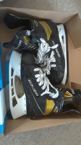 Hockey Skates Senior New Bauer Supreme UltraSonic Size 7.5