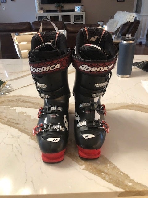 atomic t10 ski boots