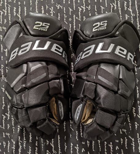Used Bauer Supreme 2S Pro Gloves 14", BLK