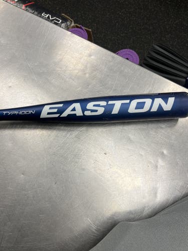 Used Easton Typhoon 31/19 -12 Bat