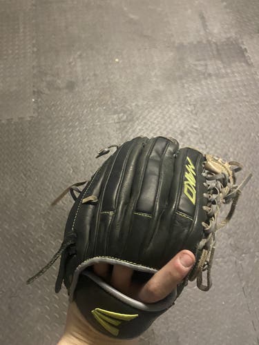 Easton Mako Baseball Glove