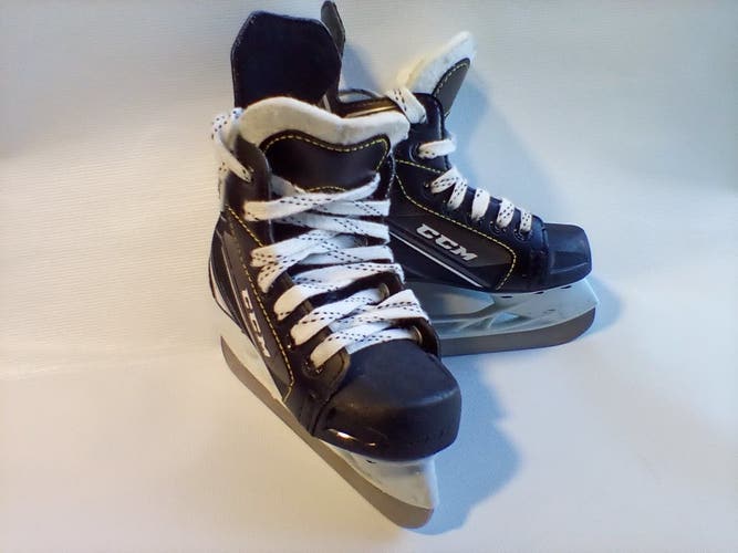 Used Ccm 9040tacks Youth 10.0 Ice Hockey Skates
