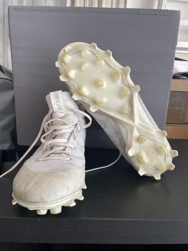 New Balance Freeze cleats