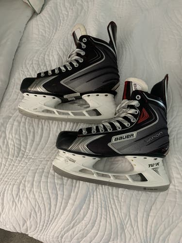 Senior Bauer Regular Width  Size 10.5 Vapor X60 Hockey Skates