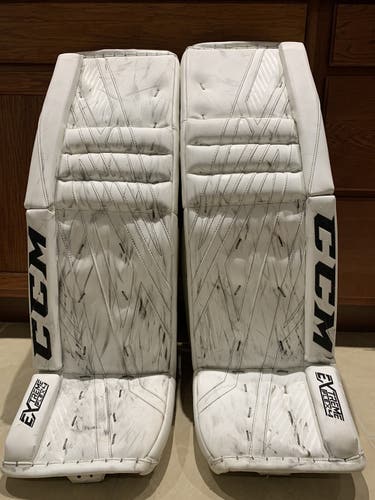 35" CCM Pro Stock Eflex4 Goalie Leg Pads