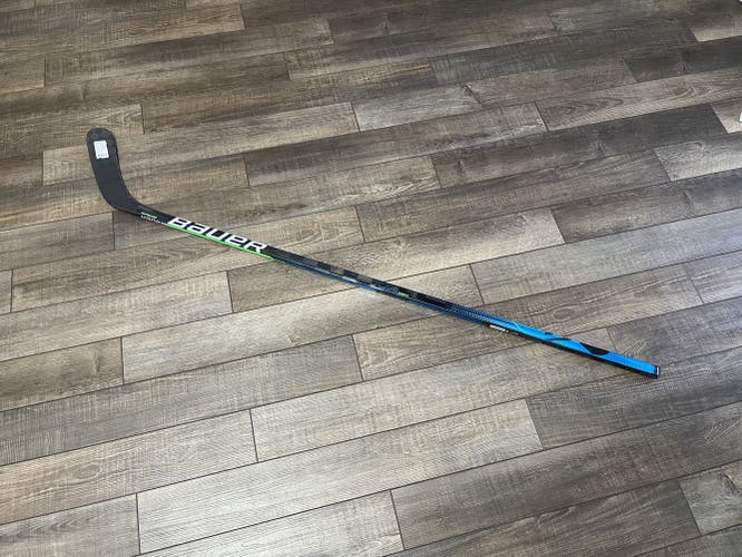P88 70 Flex Bauer Geo Lie 6 Hockey Stick Used Senior Right Handed RH Nexus Mid Curve Pattern