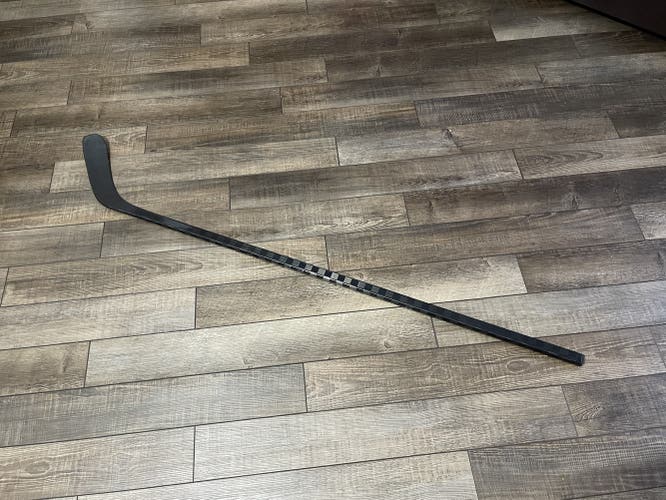 P88 Flex 65 HockeyStickMan Blackout Intermediate Used Right Handed Mid Pattern RH Hockey Stick