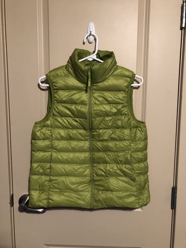 Youth XL puffer packable vest
