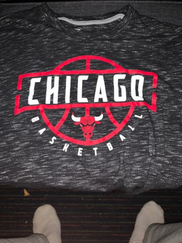 Chicago Bulls short sleeve shirt L
