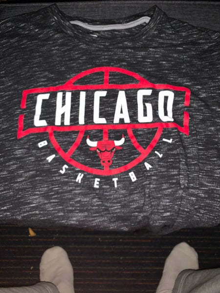 Chicago Bulls short sleeve shirt L